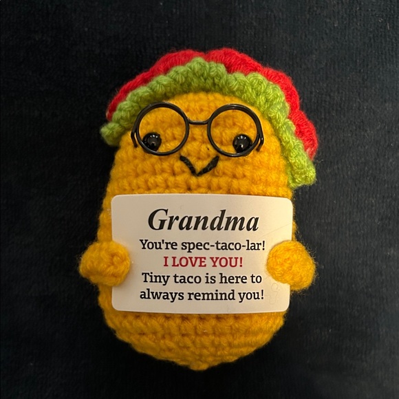 Crocheted Taco Grandma Keychain with Grandma Silver Heart Necklace NWOT - Picture 3 of 3